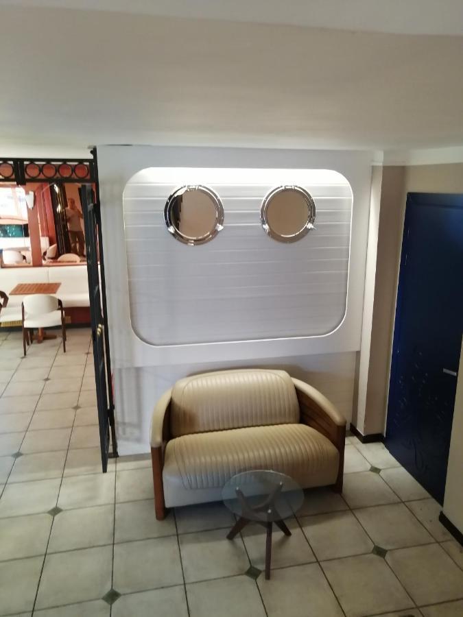 Hotel Le Claridge Проприано Экстерьер фото
